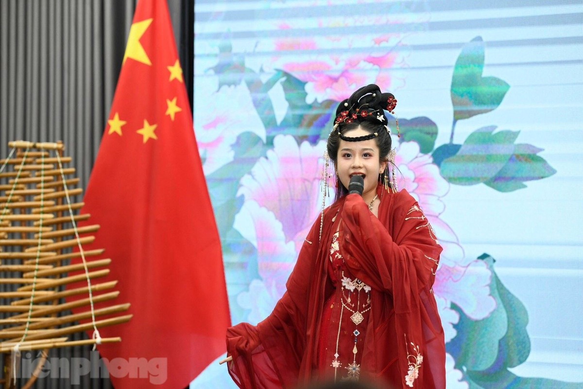 chan dung nu sinh phat bieu tai cuoc gap go nhan si huu nghi va the he tre hai nuoc viet nam trung quoc4 chan dung nu sinh phat bieu tai cuoc gap go nhan si huu nghi va the he tre hai nuoc viet nam trung quoc4