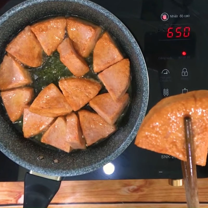 Ăn - Chơi - Không có thời gian những vẫn muốn ăn ngon thì đừng bỏ qua món chả lụa chiên nước mắm (Hình 8).