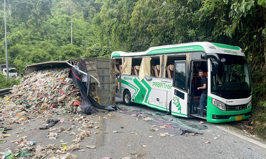 xe tai va xe khach tong nhau tren deo bao loc 6 nguoi bi thuong1