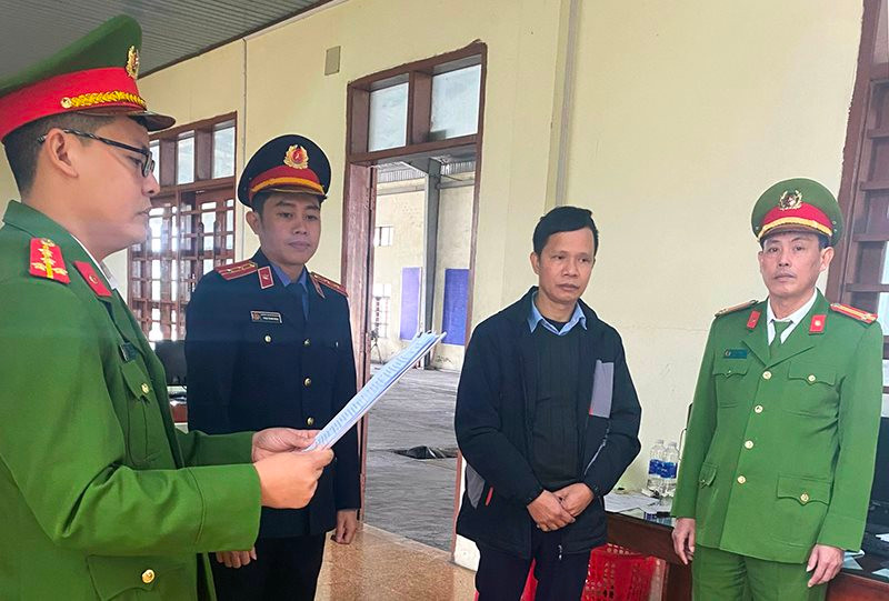 khoi to pho giam doc trung tam dang kiem tai quang binh nhan hoi lo hon 120 trieu dong1 khoi to pho giam doc trung tam dang kiem tai quang binh nhan hoi lo hon 120 trieu dong1