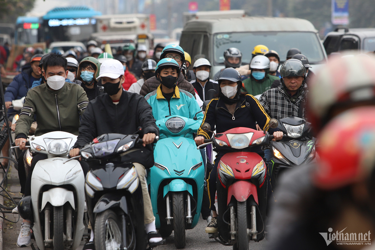 toan canh dip nghi tet duong lich 2024 xe co un un don ra cua ngo ha noi luong nguoi ve que nghi le tang1 toan canh dip nghi tet duong lich 2024 xe co un un don ra cua ngo ha noi luong nguoi ve que nghi le tang1