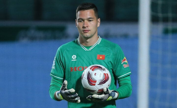nguyen filip the hien the nao sau tran dau tien ra mat trong mau ao dtqg 1