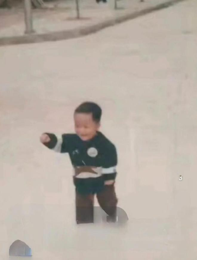 du bi vut ngoai bai rac nhung nam thanh nien van quyet tam tim lai gia dinh vi bien co nay1 du bi vut ngoai bai rac nhung nam thanh nien van quyet tam tim lai gia dinh vi bien co nay1