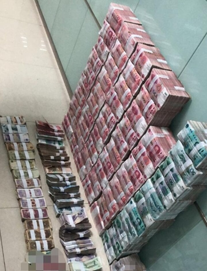tung tuyen bo khong thuong tet giam doc cong ty cong nghe co pha quay xe cuc gat khien nhan vien moi nghi viec phai tiec dut ruot 1 tung tuyen bo khong thuong tet giam doc cong ty cong nghe co pha quay xe cuc gat khien nhan vien moi nghi viec phai tiec dut ruot 1
