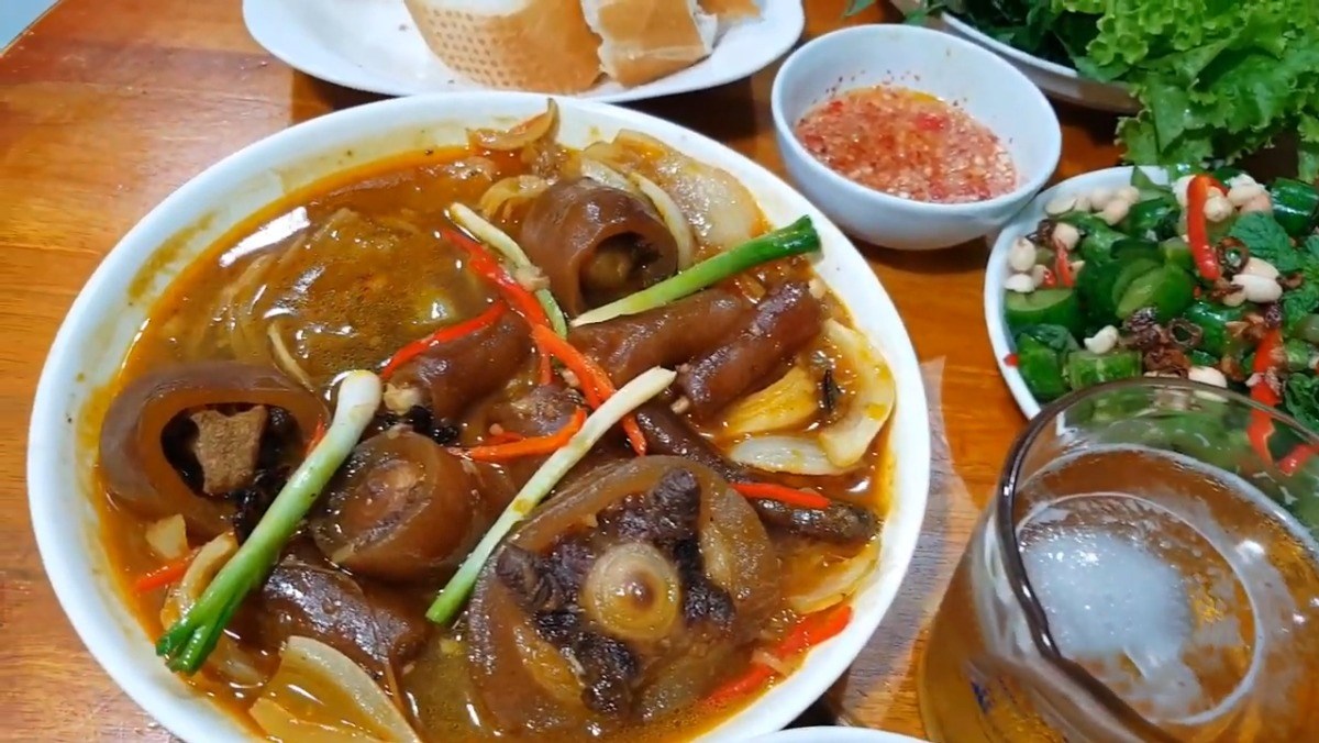 cuoi tuan lam mon duoi bo ham bia ngon kho cuong 10