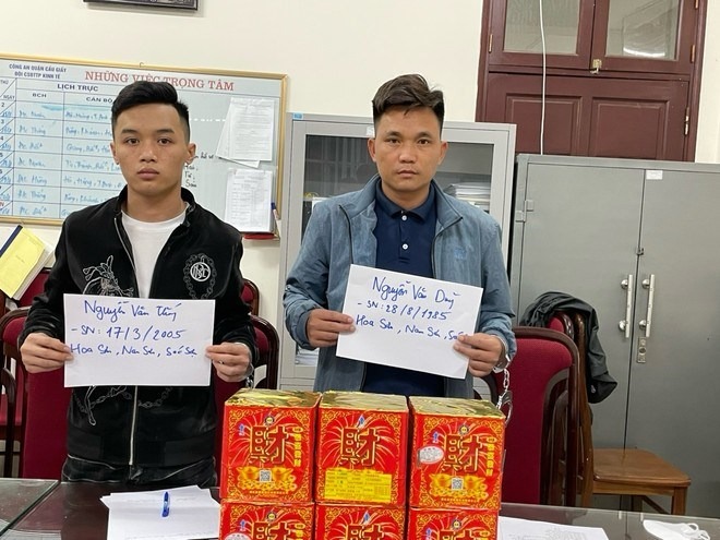 bat giu nhom doi tuong kinh doanh phao no de kiem tien tieu tet1 bat giu nhom doi tuong kinh doanh phao no de kiem tien tieu tet1