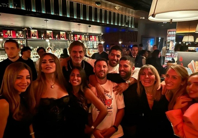 lionel messi gay sot khi dung bua toi cung nu dien vien noi tieng hollywood1 lionel messi gay sot khi dung bua toi cung nu dien vien noi tieng hollywood1