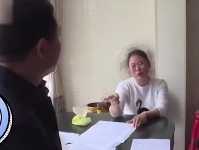 thay con trai khong giong minh nguoi dan ong am tham dua 2 con di xet nghiem adn cai ket khien anh nga ngua1