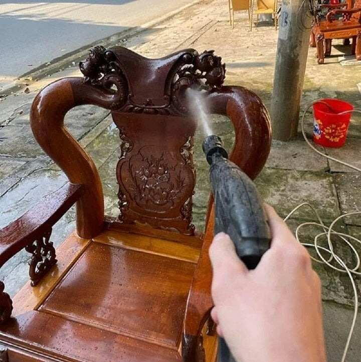 dan mang thi nhau chia se cac tuyet chieu lam sach than toc loai ban ghe cham tro ti mi 2 dan mang thi nhau chia se cac tuyet chieu lam sach than toc loai ban ghe cham tro ti mi 2