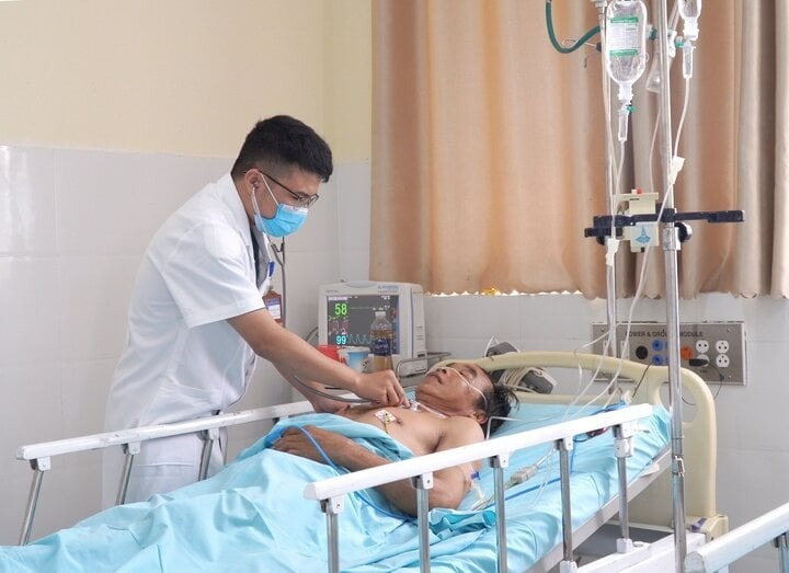 quang nam 3 ngu dan nguy kich sau khi an ca noc1 quang nam 3 ngu dan nguy kich sau khi an ca noc1