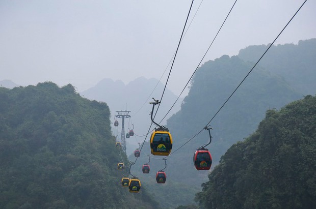 bien nguoi thi nhau doi mua do ve chua huong trong ngay dau khai hoi9 bien nguoi thi nhau doi mua do ve chua huong trong ngay dau khai hoi9