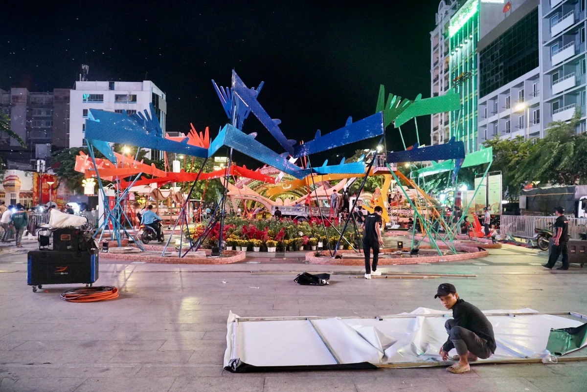 thao do duong hoa nguyen hue linh vat rong duoc de den het thang gieng3