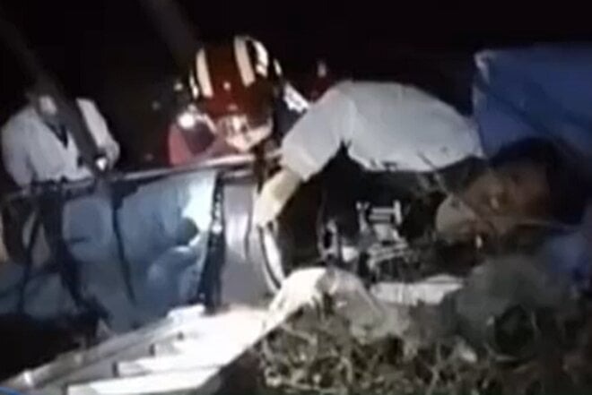 di ve sinh tren duong cao toc nam thanh nien roi xuong vach da cao khoang 10m1 di ve sinh tren duong cao toc nam thanh nien roi xuong vach da cao khoang 10m1