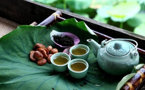 nen hay khong nen uong nuoc la sen hang ngay 4