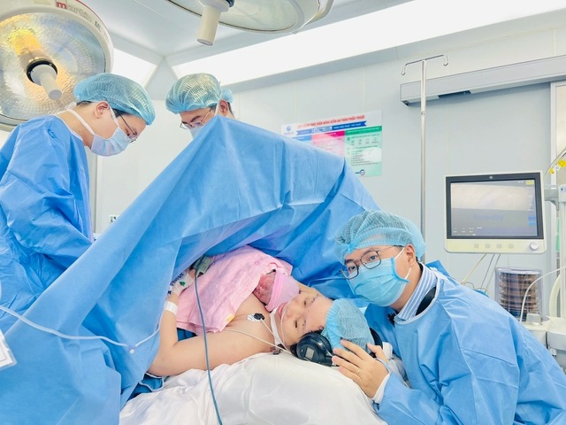 em be thu hai tai viet nam duoc thong tim trong bao thai chao doi khoe manh1 em be thu hai tai viet nam duoc thong tim trong bao thai chao doi khoe manh1