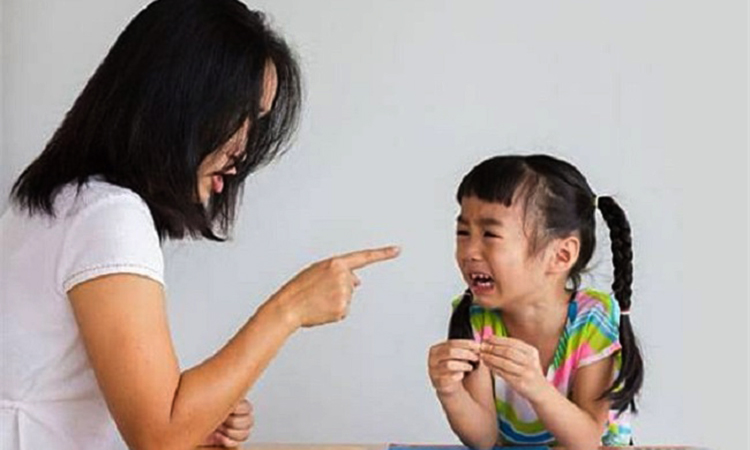Gia đình - Tình yêu - Những câu cha mẹ nói với con lúc tức giận sẽ khiến chúng tổn thương, nhiều phụ huynh thường mắc phải (Hình 3).