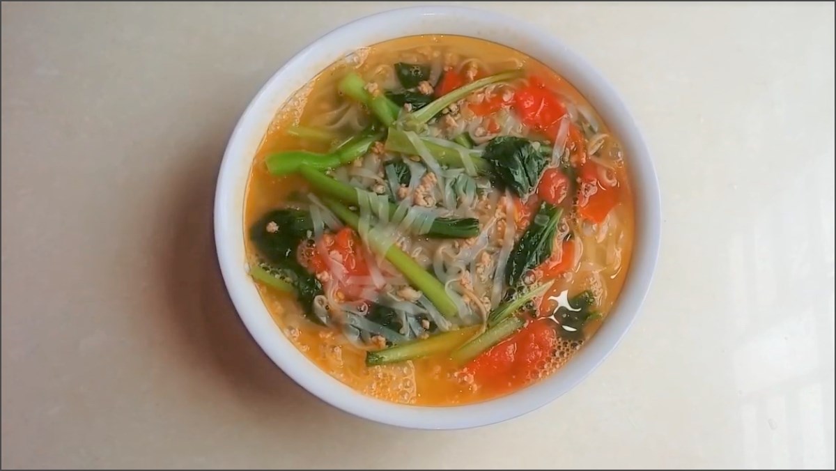 cuoi tuan luoi nau nuong cau ky lam ngay mon mi gao ca chua thit bam vua tiet kiem thoi gian vua ngon mieng5