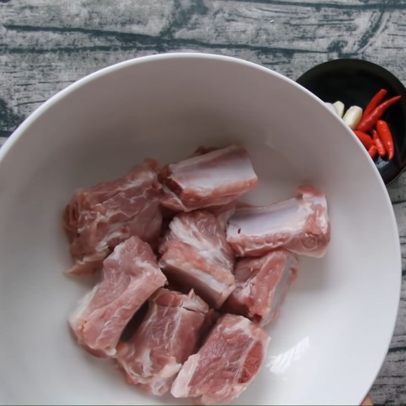 cong thuc lam mon suon kho nuoc dua an rat hao com3