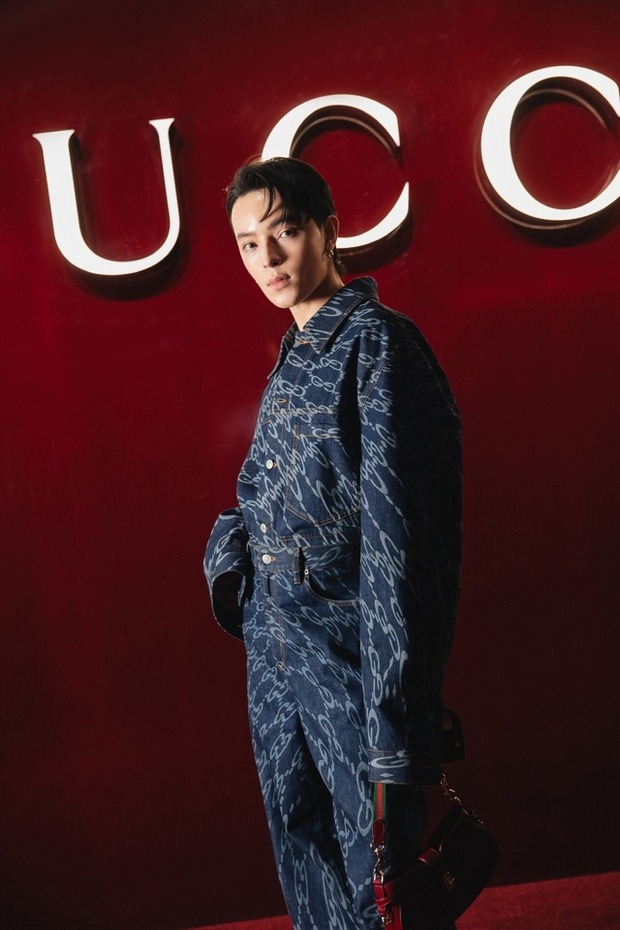 ha ho chi pu gay sot khi dung canh nhau nhan sac the nao ma khien netizens do am am 14 ha ho chi pu gay sot khi dung canh nhau nhan sac the nao ma khien netizens do am am 14