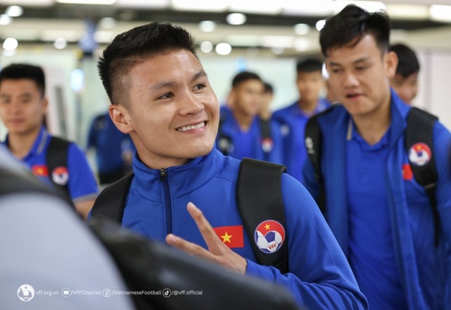 doi tuyen viet nam da ha canh an toan tai indonesia sau chuyen bay dai 4 gio1