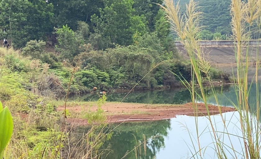 di lam vuon nguoi dan bat ngo phat hien thi the mot phu nu noi tren ho cai bang1 di lam vuon nguoi dan bat ngo phat hien thi the mot phu nu noi tren ho cai bang1