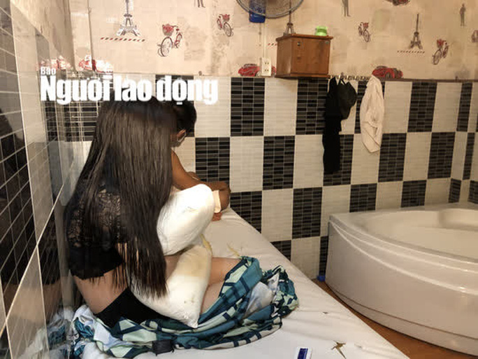 tin tuc phap luat moi nhat ngay 11 5 2021 bat qua tang 5 chan dai dang chieu toi ben cung quy ong trong tiem massage dspl 1 tin tuc phap luat moi nhat ngay 11 5 2021 bat qua tang 5 chan dai dang chieu toi ben cung quy ong trong tiem massage dspl 1