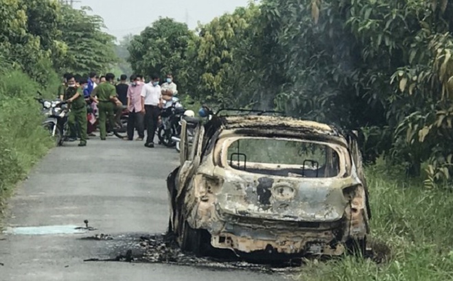vu bo xuong ben trong chiec taxi chay tro khung trung cau giam dinh adn dspl 1 vu bo xuong ben trong chiec taxi chay tro khung trung cau giam dinh adn dspl 1