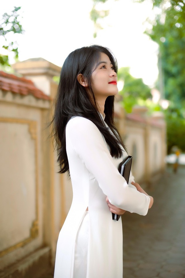 nu sinh ha noi e ap trong ta ao dai trang tinh khoi danh cap trai tim biet bao chang dspl 1 nu sinh ha noi e ap trong ta ao dai trang tinh khoi danh cap trai tim biet bao chang dspl 1