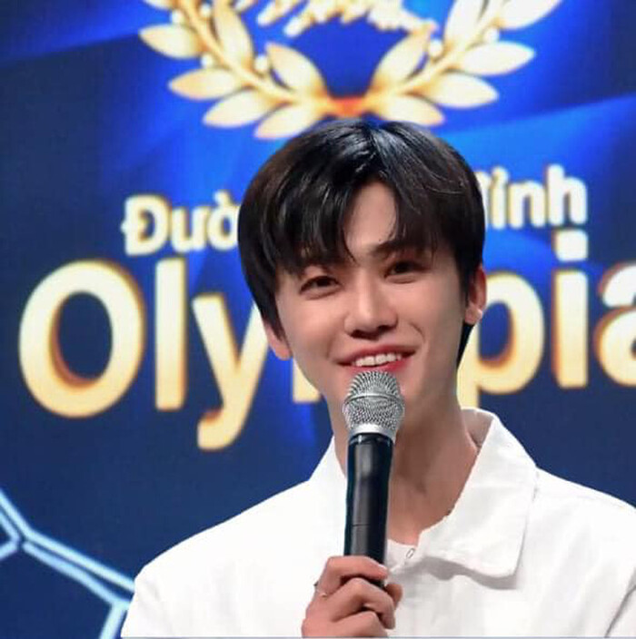 xuat hien nam sinh olympia dien trai nhu tai tu dien anh su that phia sau hoa ra mot cu lua dspl 1