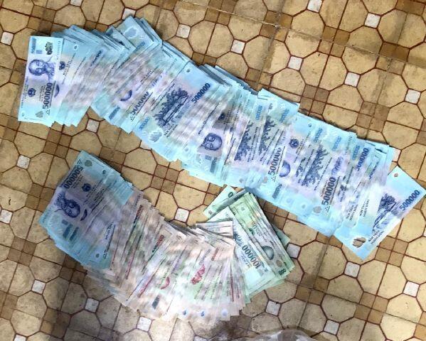 dot kich song bac trong lo cao su canh sat vao vai cong nhan cao mu dspl 2 dot kich song bac trong lo cao su canh sat vao vai cong nhan cao mu dspl 2