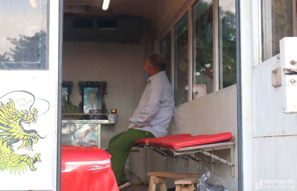 vu chay phong tra o nghe an 6 nguoi chet xot long canh cha gia ngoi tram ngam ben linh cuu con chau dspl 11 vu chay phong tra o nghe an 6 nguoi chet xot long canh cha gia ngoi tram ngam ben linh cuu con chau dspl 11