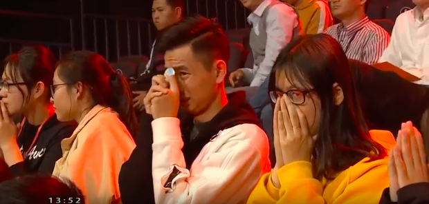 hotboy olympia tung khien khan gia khoc nhu mua bay gio ra sao dspl 1