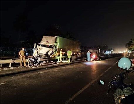 tin tuc tai nan giao thong ngay 21 6 tong vao duoi container nguoi dan ong tu vong tai cho dspl 2 tin tuc tai nan giao thong ngay 21 6 tong vao duoi container nguoi dan ong tu vong tai cho dspl 2