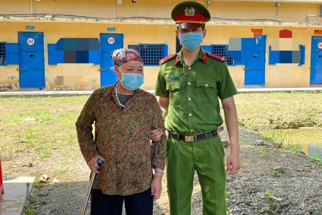 nu quai 74 tuoi bi bat sau 23 nam tron truy na toi giet nguoi dspl 1 nu quai 74 tuoi bi bat sau 23 nam tron truy na toi giet nguoi dspl 1