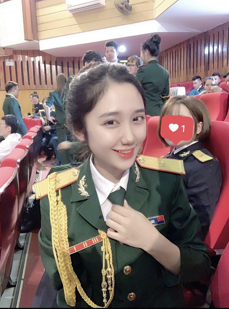 nu streamer khien fan thon thuc vi body hot hon ca nang he khi hoa than leona tiec be boi dspl 8 nu streamer khien fan thon thuc vi body hot hon ca nang he khi hoa than leona tiec be boi dspl 8