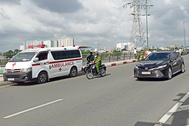 vu tai xe gojek guc chet tren cau binh loi nguoi vo tiet lo bat ngo dspl 1