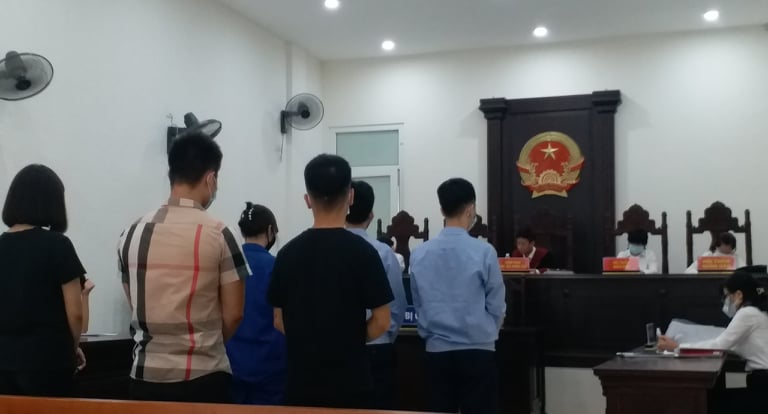 boc tran thu doat rut ruot fe credit cua nhom cong tac vien dspl 1 boc tran thu doat rut ruot fe credit cua nhom cong tac vien dspl 1