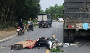 tin tuc tai nan giao thong ngay 12 7 lao len via he 2 thanh nien di xe may thuong vong dspl 2 tin tuc tai nan giao thong ngay 12 7 lao len via he 2 thanh nien di xe may thuong vong dspl 2