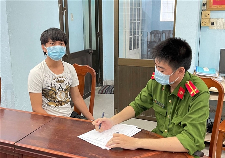tin tuc phap luat ngay 27 7 thanh nien an trai cam quay clip nong voi ban gai 15 tuoi khai gi dspl 1