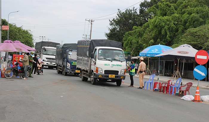 them 3 tinh mien tay yeu cau nguoi dan khong ra duong sau 18h dspl 1 them 3 tinh mien tay yeu cau nguoi dan khong ra duong sau 18h dspl 1