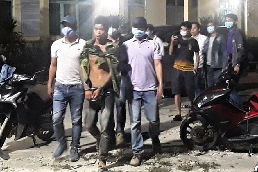 tin tuc phap luat ngay 4 8 ke dung day dien siet co me ruot tu vong roi bo tron khai gi dspl 2 tin tuc phap luat ngay 4 8 ke dung day dien siet co me ruot tu vong roi bo tron khai gi dspl 2