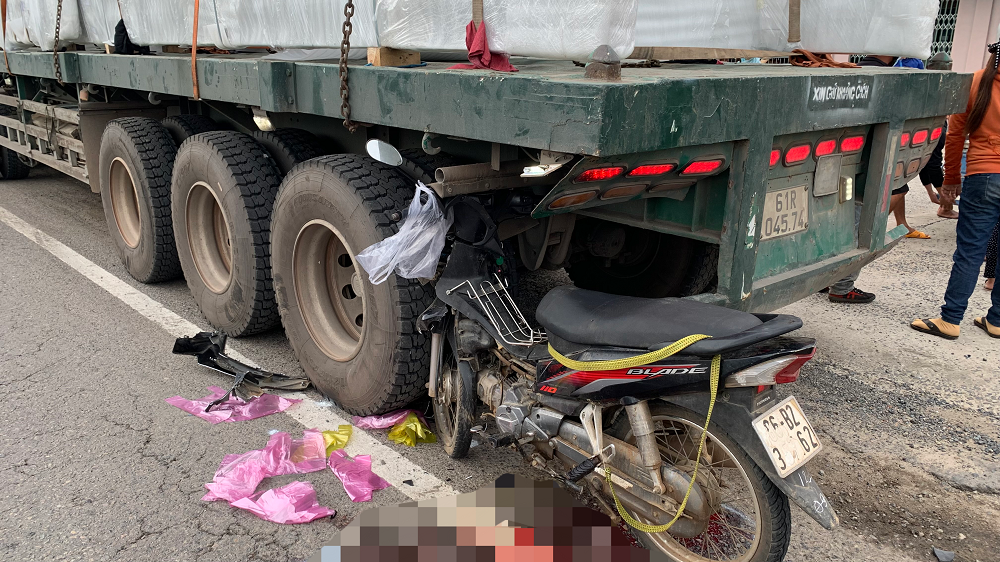 tin tuc tai nan giao thong ngay 6 8 xe may gam chat vao duoi xe dau keo 1 nguoi chet dspl 1 tin tuc tai nan giao thong ngay 6 8 xe may gam chat vao duoi xe dau keo 1 nguoi chet dspl 1