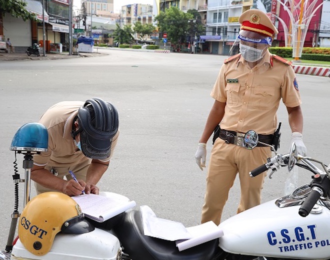 tran tinh cua nam sinh vien khieu nai viec bi lap bien ban khi di rut tien dspl 1 tran tinh cua nam sinh vien khieu nai viec bi lap bien ban khi di rut tien dspl 1