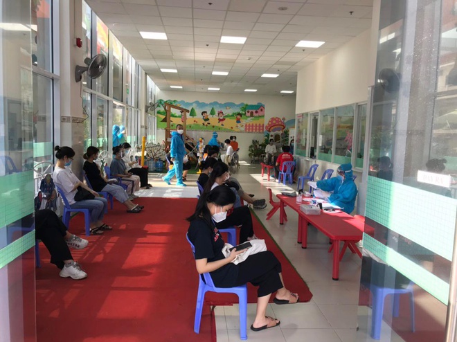 tp hcm hon 10 000 sinh vien cua nhieu truong dai hoc duoc tiem vaccine covid 19 dspl 1 tp hcm hon 10 000 sinh vien cua nhieu truong dai hoc duoc tiem vaccine covid 19 dspl 1