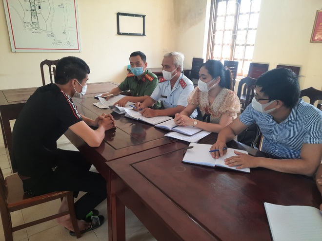 tin tuc phap luat ngay 27 8 trieu tap thanh nien giat khau trang de doa can bo chot kiem dich dspl 2 tin tuc phap luat ngay 27 8 trieu tap thanh nien giat khau trang de doa can bo chot kiem dich dspl 2