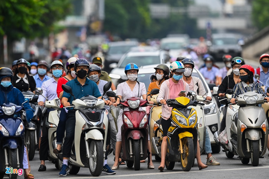 ha noi ngay dau do 39 chot kiem soat duong pho dong duc xe cuu thuong chen giua dong o to dspl 10