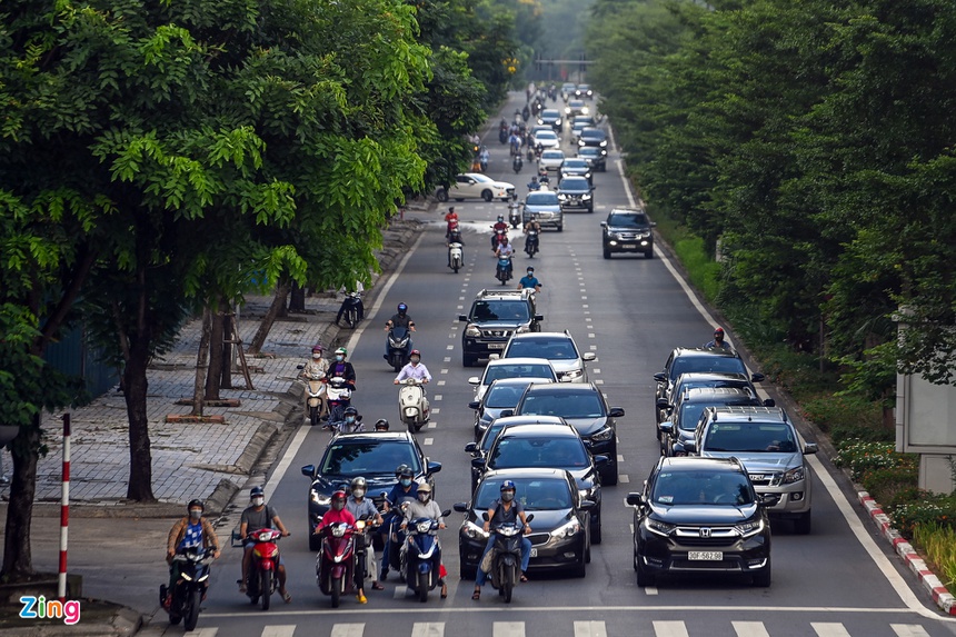 ha noi ngay dau do 39 chot kiem soat duong pho dong duc xe cuu thuong chen giua dong o to dspl 4