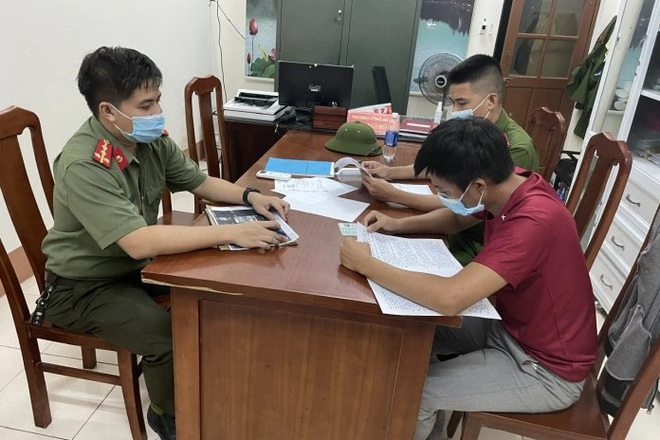 tin tuc phap luat ngay 20 9 bat qua tang thieu nu 17 tuoi cung 6 nam gioi lam tro mo am trong nha nghi dspl 2 tin tuc phap luat ngay 20 9 bat qua tang thieu nu 17 tuoi cung 6 nam gioi lam tro mo am trong nha nghi dspl 2