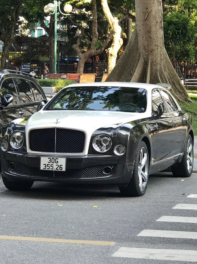 cong an ha noi phat hien xe sang bentley nghi gia giay to bien so dpsl 1