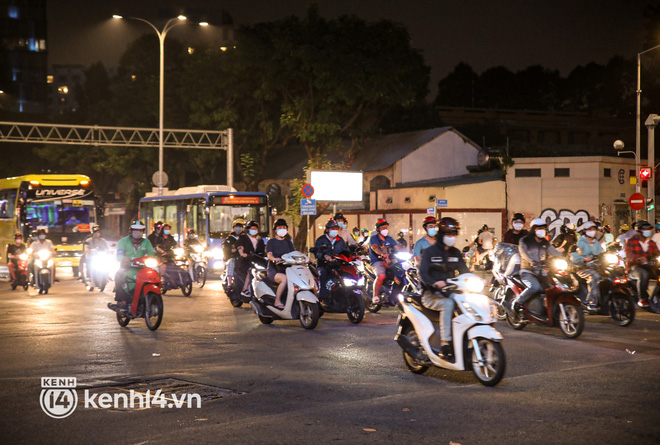 trung tam tp hcm nhon nhip trong buoi toi dau noi long gian cach dpsl 4 trung tam tp hcm nhon nhip trong buoi toi dau noi long gian cach dpsl 4